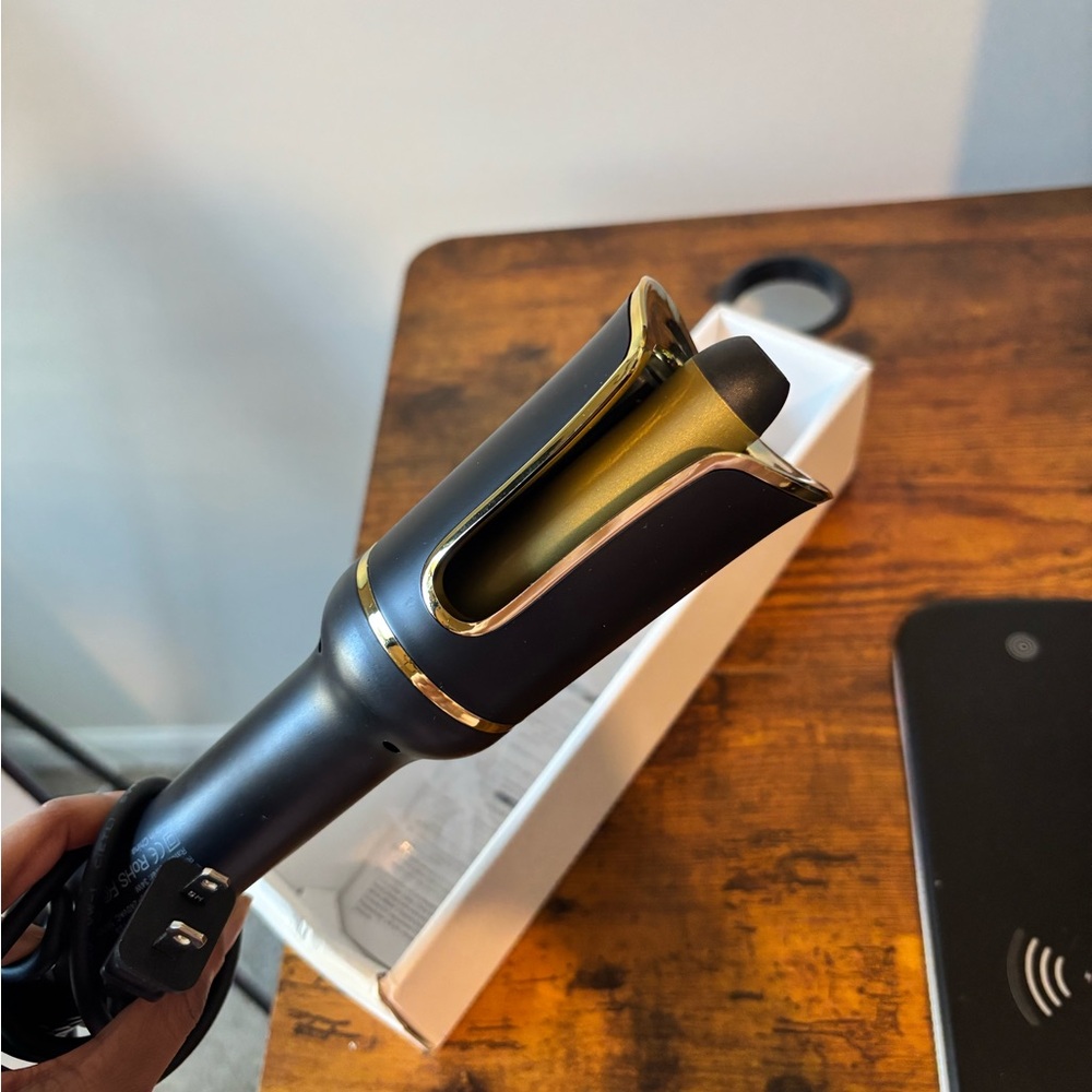 Black and Gold Hair Curler